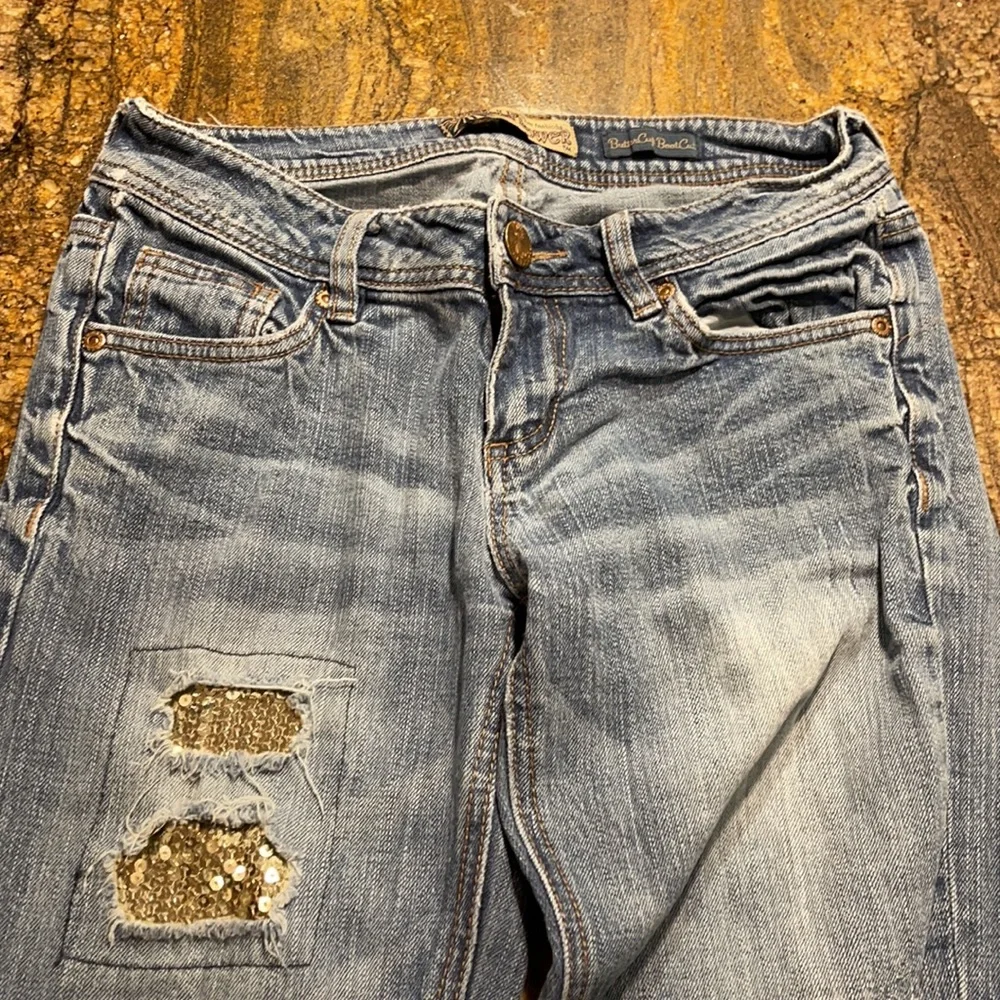 Junior Wallflower Jeans size 5 w/ sparkle patches‎